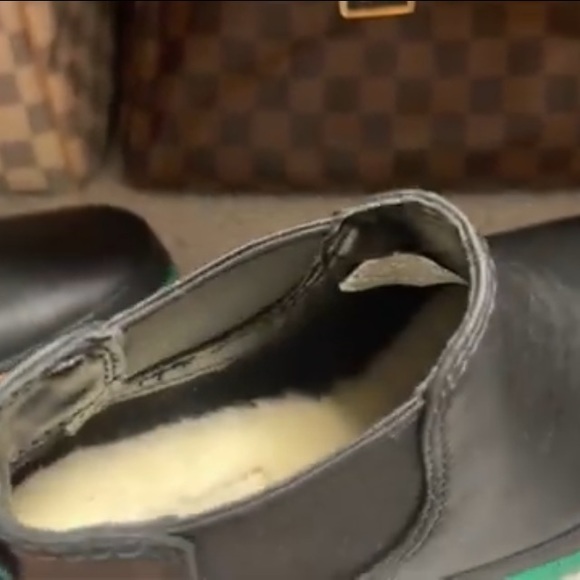 New UGG Waterproof Leather Booties with wool lining 894mn - Picture 8 of 11